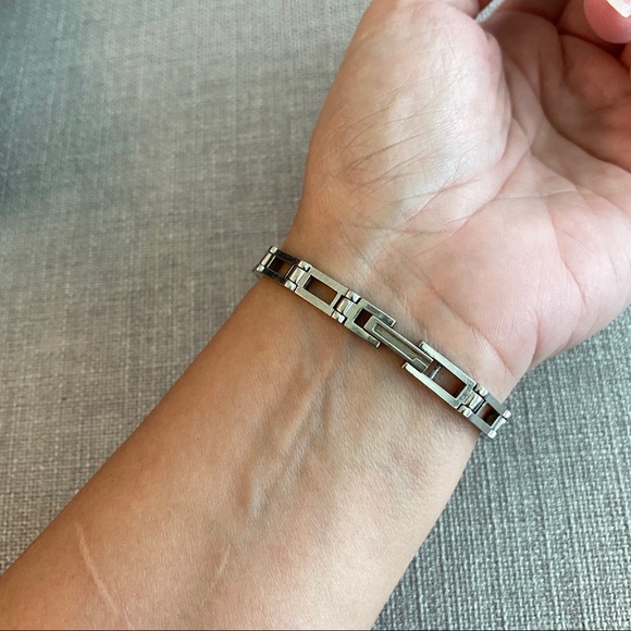 Gucci Watch - Picture 5 of 6